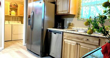 3BR Bohemian Home King/Queen+Free RV-Boat-Trailer Parking/Great for Long Stay!