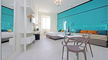 ملاءات إيطالية من طراز فريتي وأغطية فراش متميزة وألحفة محشوة بالريش