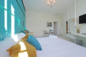 1 bedroom, Frette Italian sheets, premium bedding, down duvets