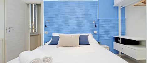 1 bedroom, Frette Italian sheets, premium bedding, down duvets