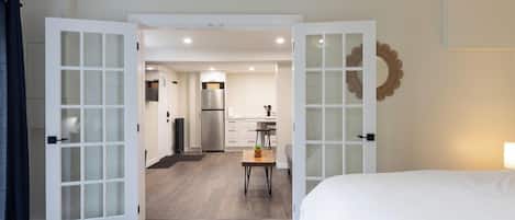 1 bedroom, desk, iron/ironing board, free WiFi