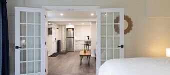 Port Beach Retreat - Modern & Cozy Stay!