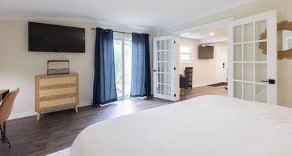 Port Beach Retreat - Modern & Cozy Stay!