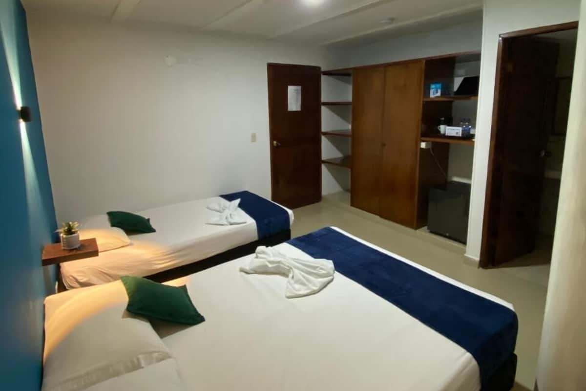 Minibar, free WiFi, bed sheets