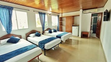 Minibar, free WiFi, bed sheets