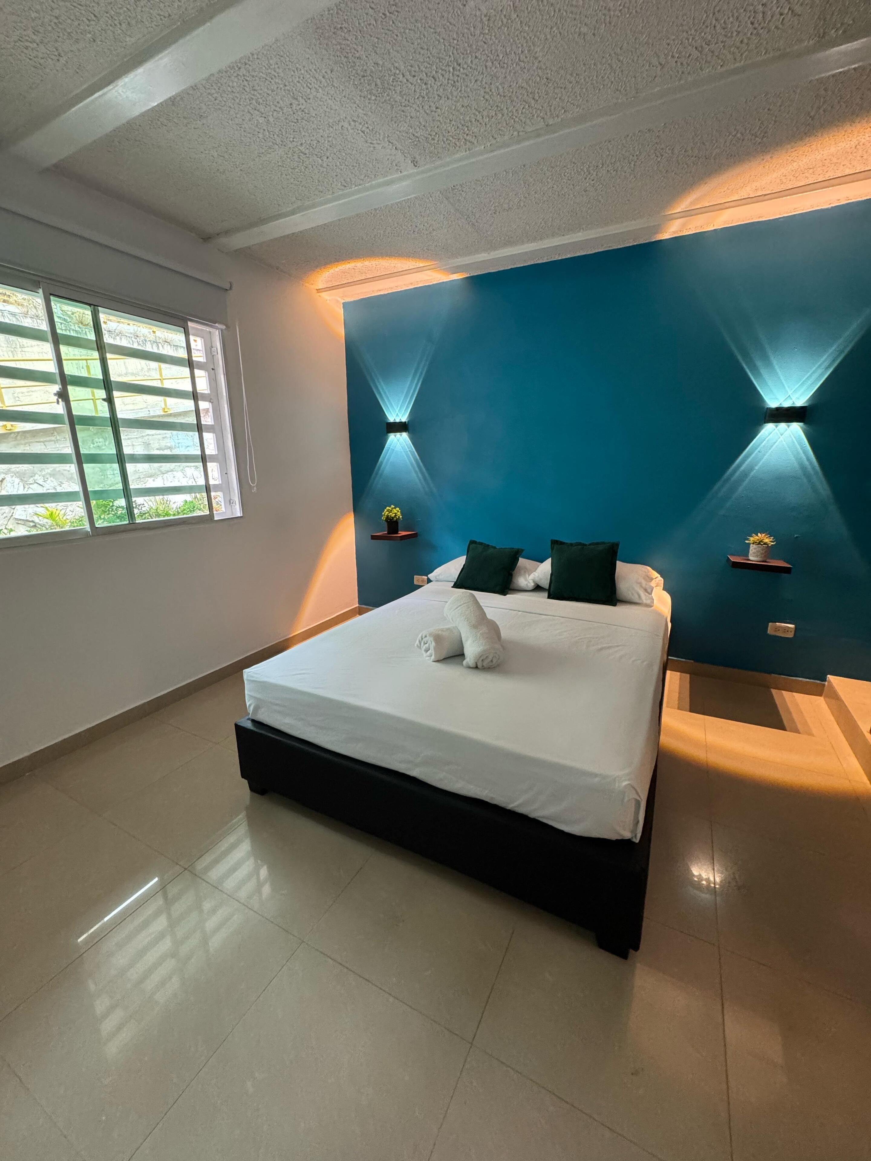 標準雙人房 | 迷你吧、免費 Wi-Fi、床單