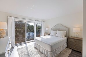 1 bedroom, iron/ironing board, free WiFi, bed sheets - MARINA VIEWS- Amazing 1 bd retreat at Bohicket, Seabrook Luxury Getaway! (Seabrook Island)