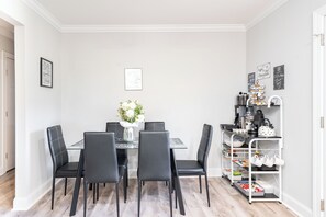 저자극성 침구, 노트북 작업 공간, 암막 커튼, 다리미/다리미판