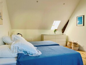 2 bedrooms, iron/ironing board, free WiFi