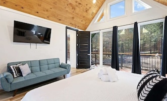 2 bedrooms, individually decorated, individually furnished, bed sheets