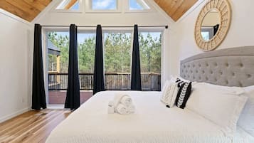 2 bedrooms, individually decorated, individually furnished, bed sheets
