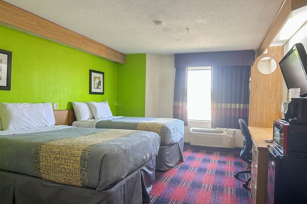 2 Full Bed Smoking | Desk, free WiFi, bed sheets - Classic Inn By Townhouse American Way Memphis I 240 (Memphis)