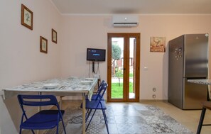 Dining - 2 bedroom cozy home in Malamuri (Malamuri)