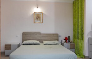 2 bedrooms, free WiFi - Awesome home in Malamuri with WiFi (Malamuri)