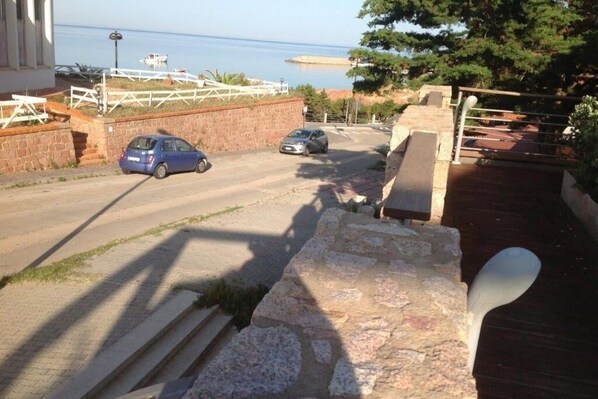 Property grounds - Apartment 30 meters from the beach (Isola Rossa)