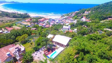 Casa premium, acesso à piscina, vista para a praia | Fachada