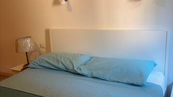 1 Schlafzimmer, Bügeleisen/Bügelbrett, Bettwäsche