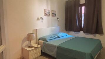 1 Schlafzimmer, BĂŒgeleisen/BĂŒgelbrett, BettwĂ€sche