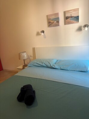 1 Schlafzimmer, Bügeleisen/Bügelbrett, Bettwäsche