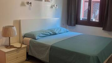 1 Schlafzimmer, Bügeleisen/Bügelbrett, Bettwäsche