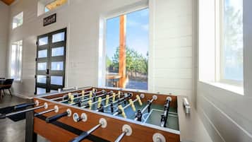 Cabin, Multiple Beds, Hot Tub, Garden View (Hidden Pearl) | Games room