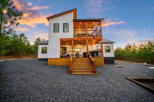 New, Modern, Bunk Room, Game Room, Playground, Hot tub