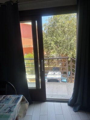 Interni