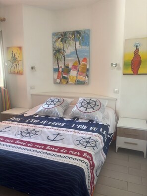 2 bedrooms, iron/ironing board, WiFi, bed sheets