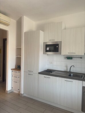 Mikrowelle, Geschirrspüler