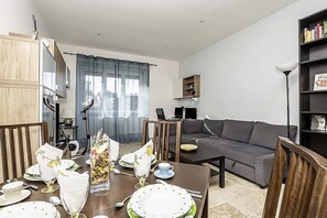 Unclassified image, 5 of 29, button