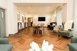 Lounge - Torr House (Torthorwald)