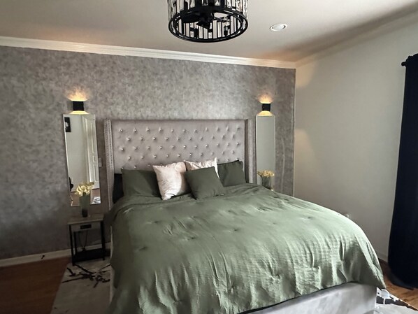 2 bedrooms, desk, iron/ironing board, WiFi - MODERN 3BR 3 BATH TOWNHOME DWNTWN Htx (Houston)