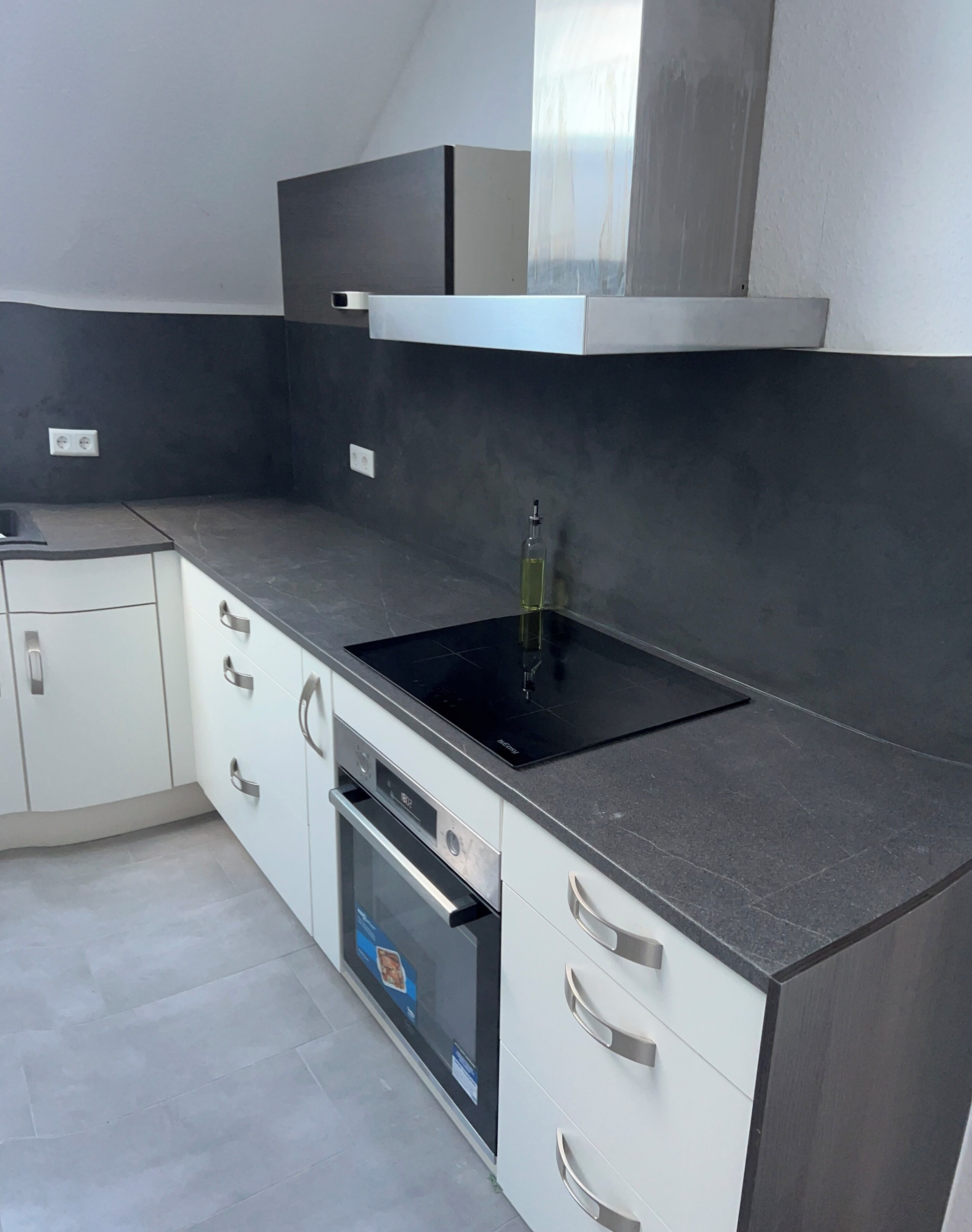 Kühlschrank, Mikrowelle, Ofen, Geschirrspüler