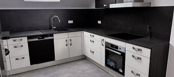 Private Oasis, large vacation apartment, 10 min from Legoland