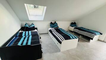 2 bedrooms, iron/ironing board, travel cot, WiFi