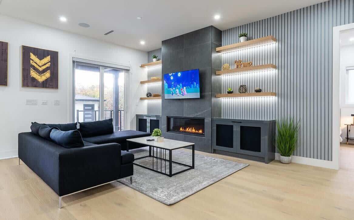 TV, fireplace, offices