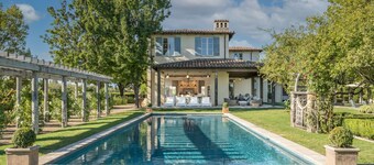 Luxurious 6-bedroom Napa Valley Estate