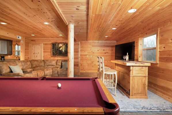 Family Cabin, Lake View | Living area | 75-inch Smart TV with digital channels, video game console, Netflix