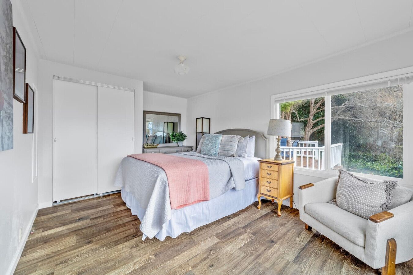 3 chambres, fer et planche à repasser, Wi-Fi, draps fournis