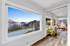 Interior - Gog and Pop's Beach House - Ocean Views, WiFi, BBQ (Trinidad)