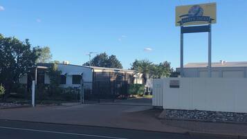 Fachada de la propiedad