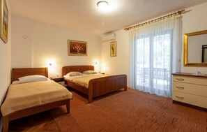 واي فاي مجانًا وملاءات أسرّة