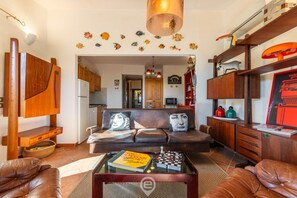 TV - Villa Melita - Three-Room Apartment with Garden, Just Steps from Porto Luna Beach (Villasimius)