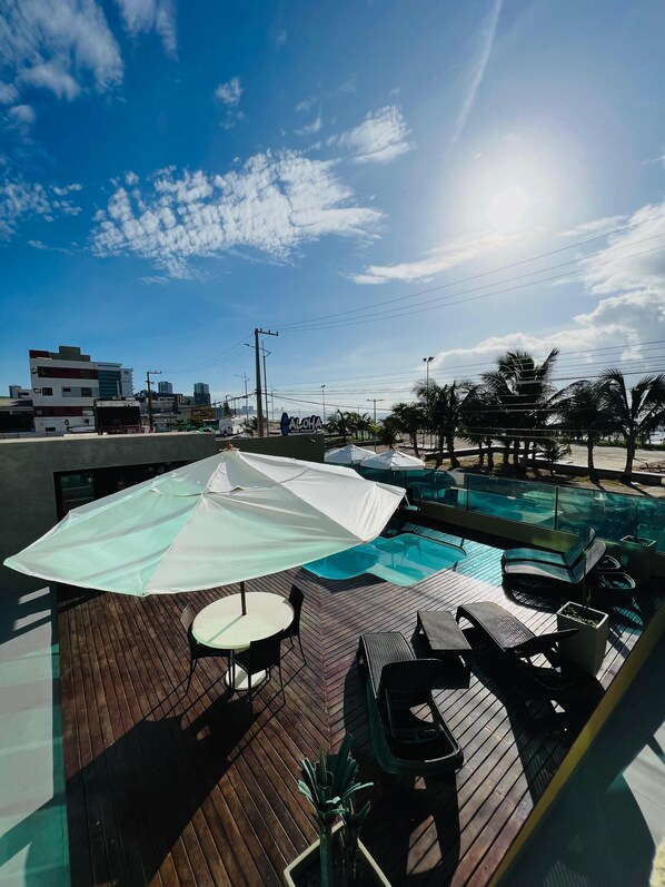 6 kolam renang outdoor