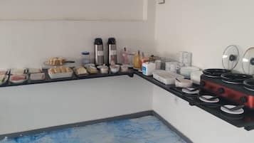 含每日吃到飽早餐