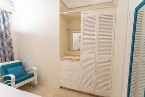 Interior - Providence ,Charming 3-bedroom cottage with WiFi and AC in Mahaut. (Mahaut)