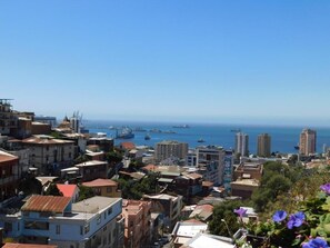 Living area - Wind Hostel (Valparaíso)