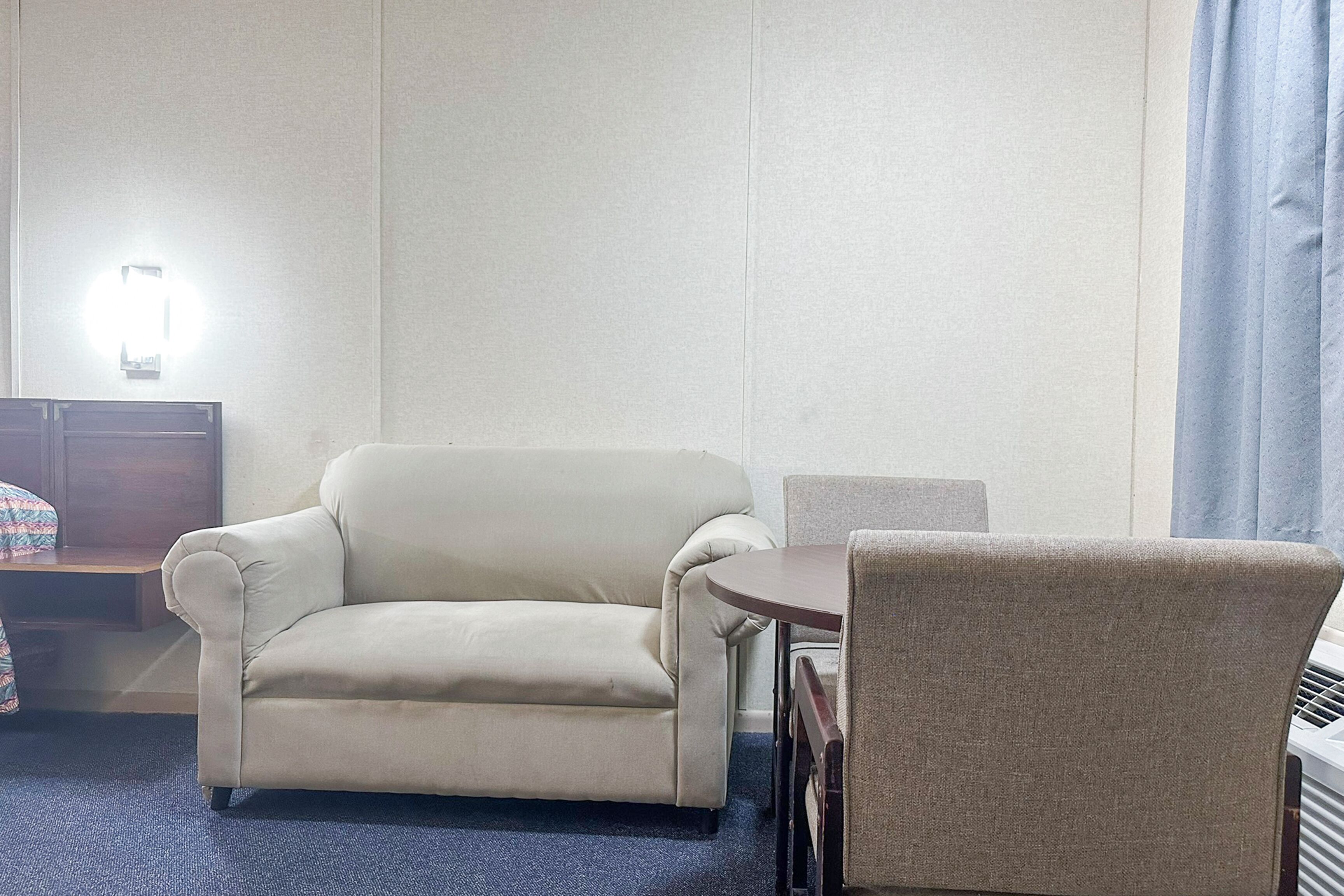Zimmer, 1 King-Bett, Raucher | Minibar, Schreibtisch, Bügeleisen/Bügelbrett, kostenloses WLAN