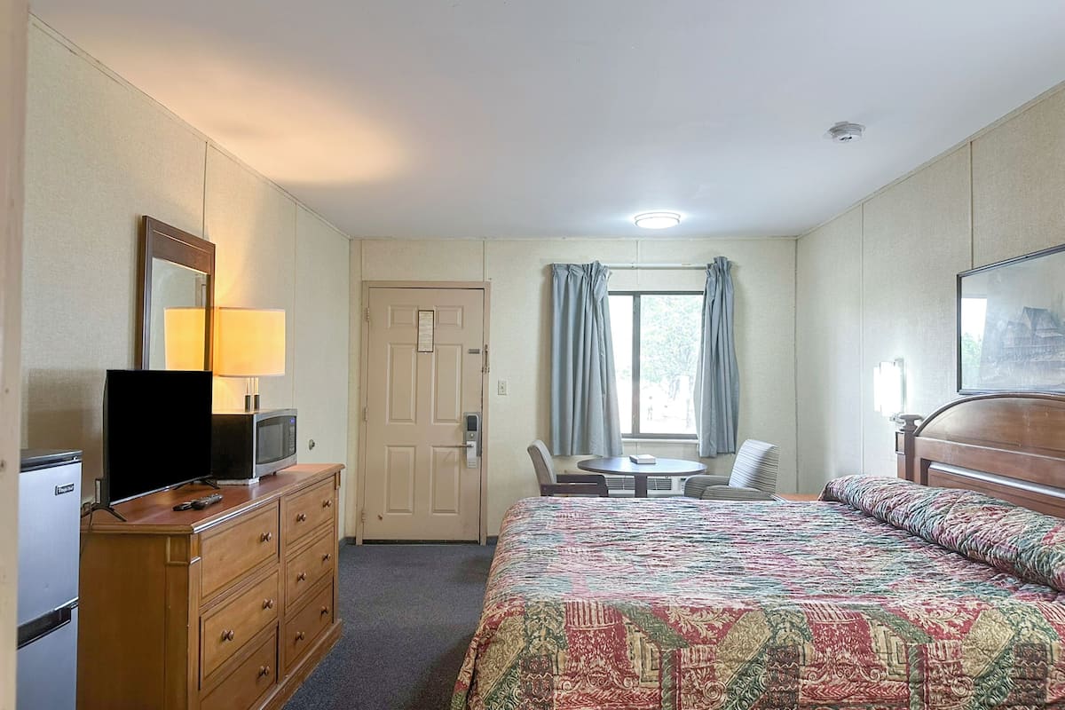 1 Schlafzimmer, Minibar, Schreibtisch, Bügeleisen/Bügelbrett
