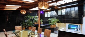 Park Lleras 11br Pool Jacuzzi